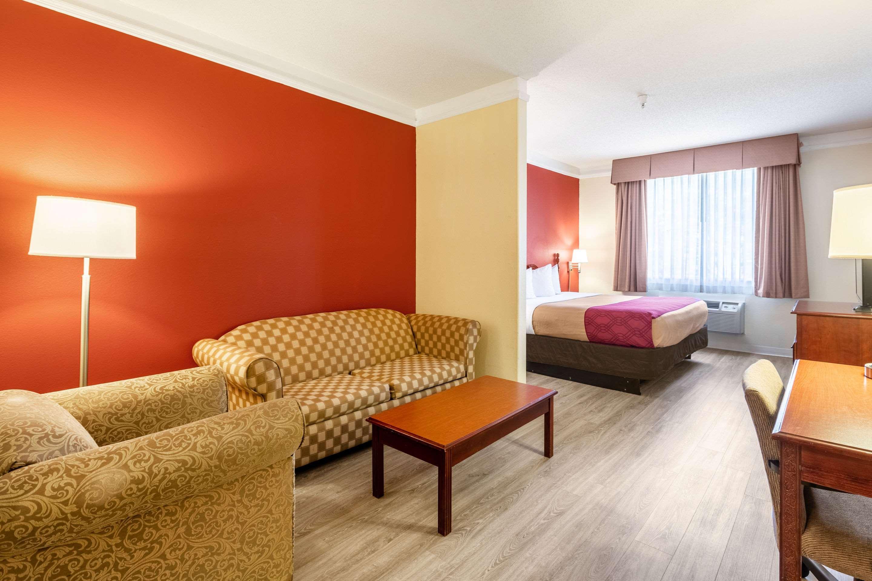 Hotel Econo & Douglasville