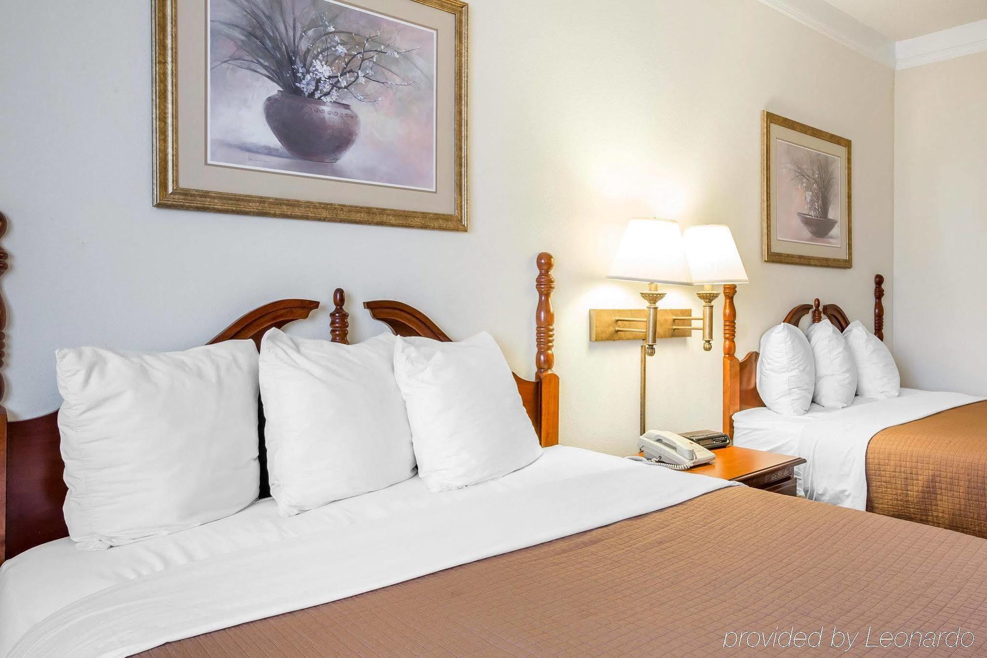 Econo & Hotel 2*
