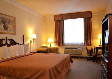 Econo & Hotel 2*